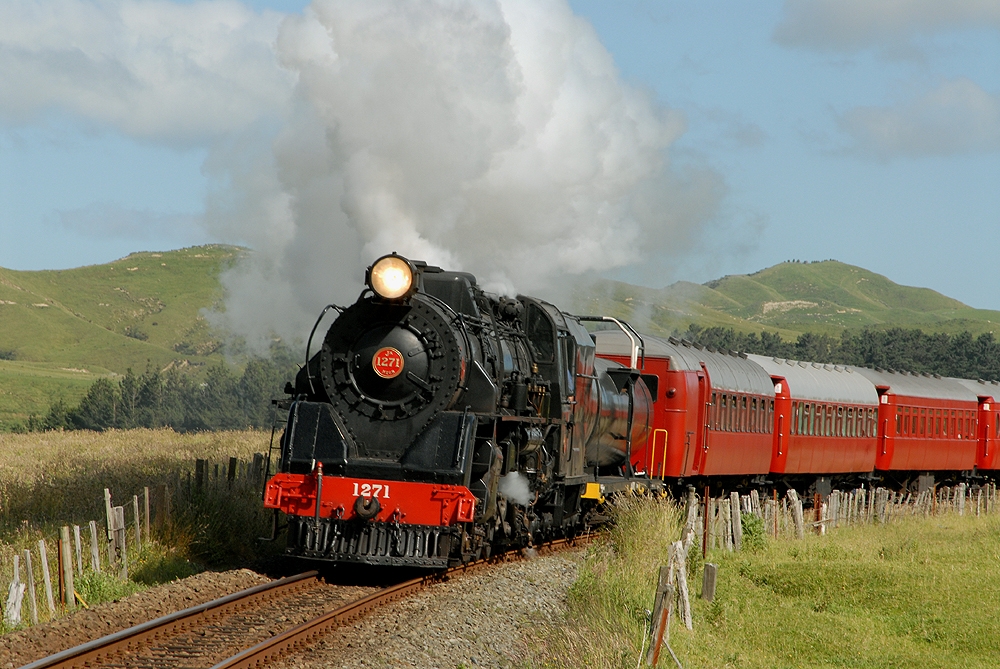 [Obrázek: steam-train-ja1271.jpeg]